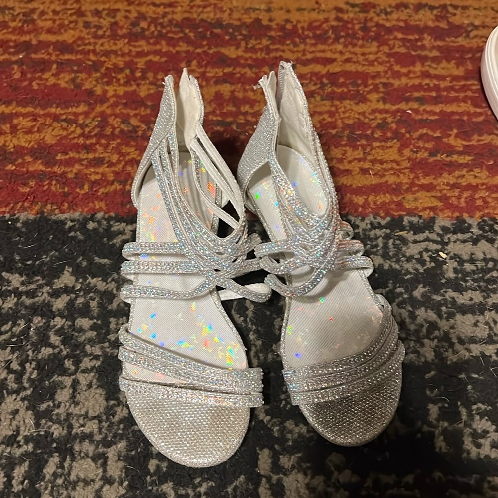 Little girl, silver high heels, size one like new